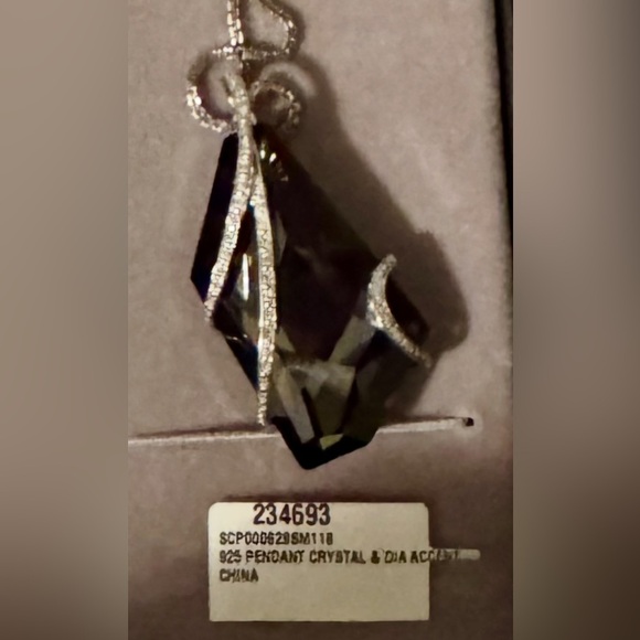 Elegant Black Crystal and Diamond accent Pendant Sterling Silver Necklace - Picture 7 of 7